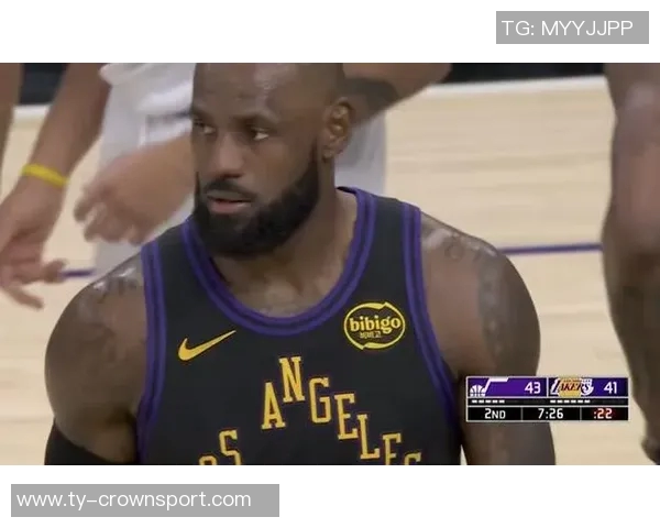 老詹赛季首秀助攻12次投射传球轻松自如能打到45岁吗